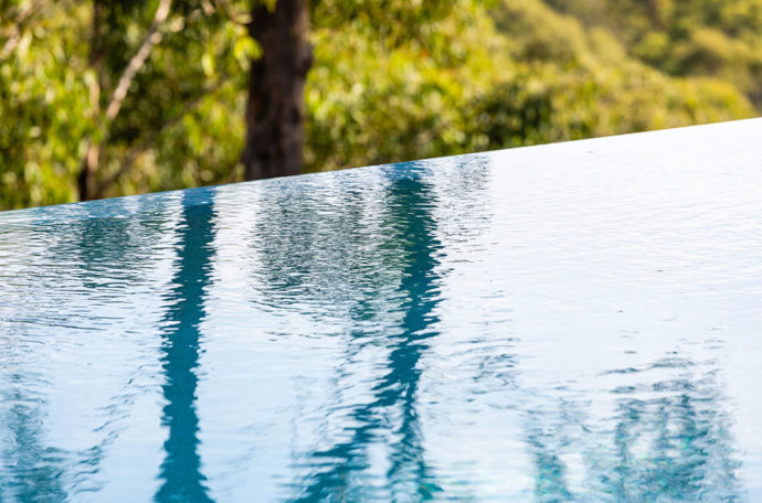 Pools with edges and blades