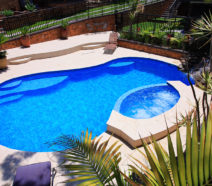 Swimming pool ledges