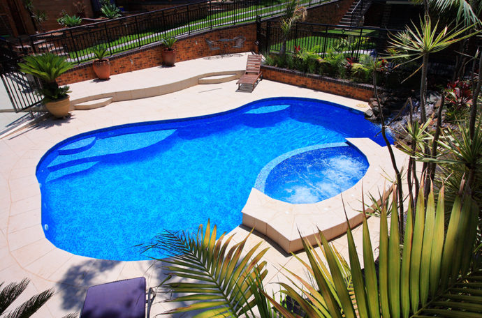 Swimming pool ledges