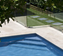 Swimming pool steps